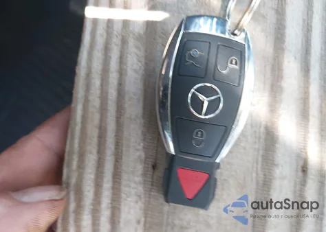 2017 Mercedes-Benz C 300 из США, поврежденный, VIN 55SWF4JB8HU218327